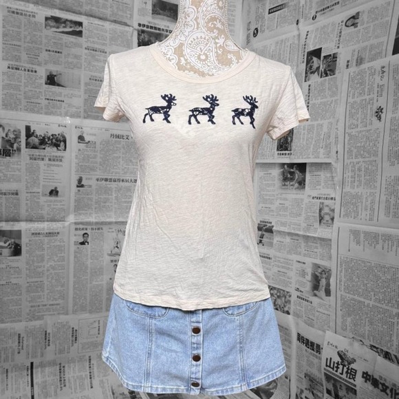 J.Crew Ivory Cotton Embroidered Reindeer Holiday T Shirt Women's Small Festive - Picture 1 of 7
